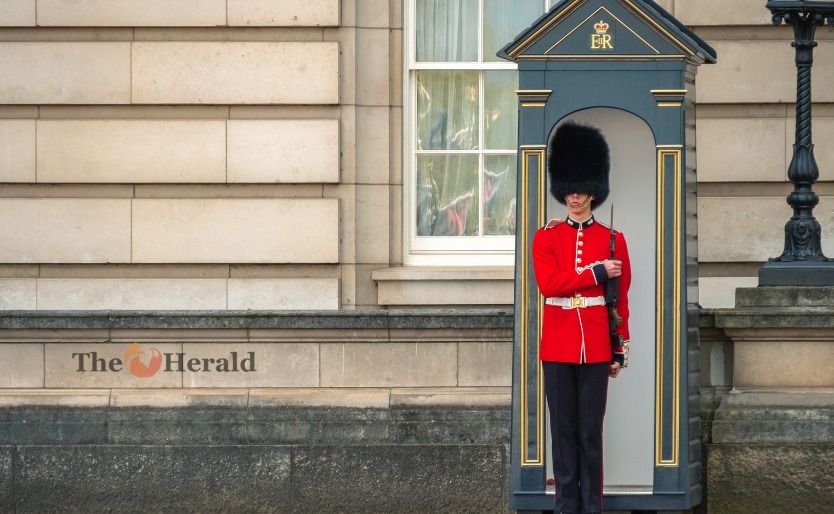 Solider of Buckingham palace, London England