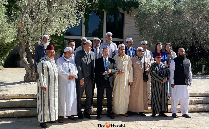 مجموعة من الأئمة المقيمين في أوروبا يزورون إسرائيل حاملين ‘رسالة سلام’ مجموعة من الأئمة المقيمين في أوروبا يزورون إسرائيل حاملين ‘رسالة سلام’