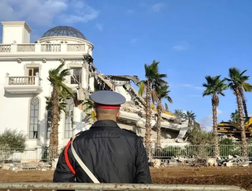 الكرملين المغربي في قبضة الجرافات: ما وراء هدم قصر بوسكورة؟