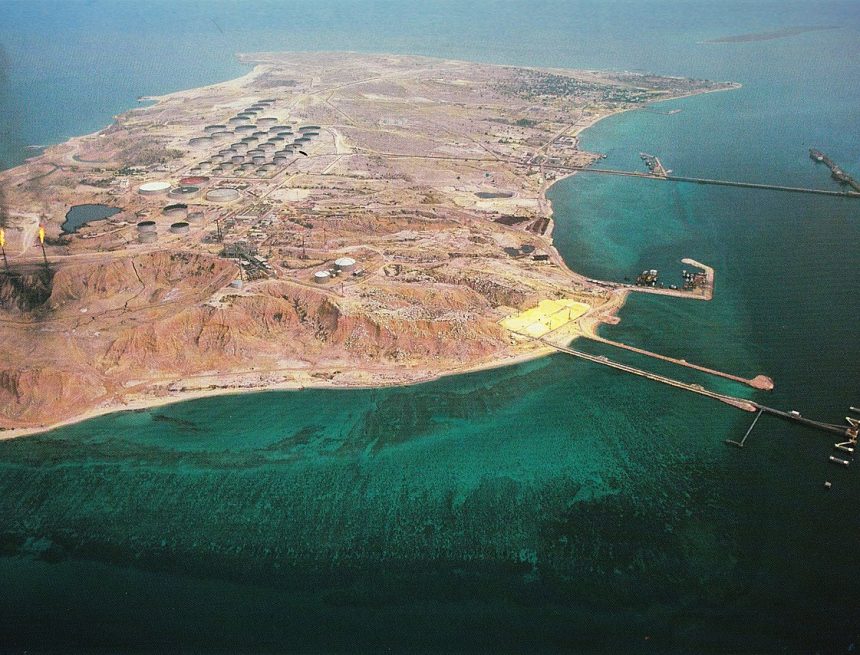 ما هي جزيرة خارك الإيرانية أو ”كنز النفط الإيراني” التي يريد ترامب الاستيلاء عليها ؟