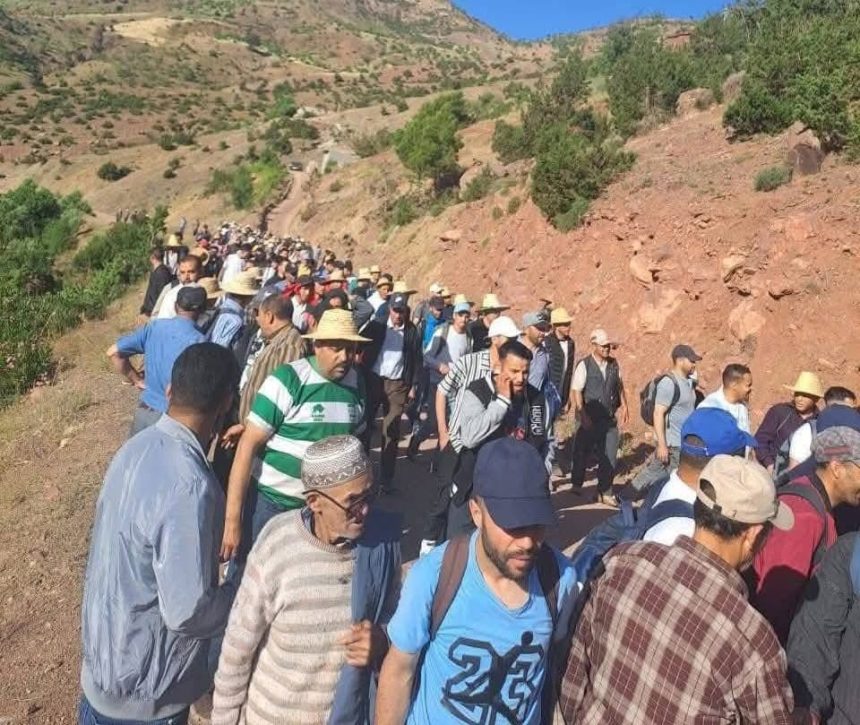 احتجاجات الأطلس المتوسط في قرى تيفني ومنطقة ألماسة : الغضب يتصاعد في وجه الإهمال الحكومي