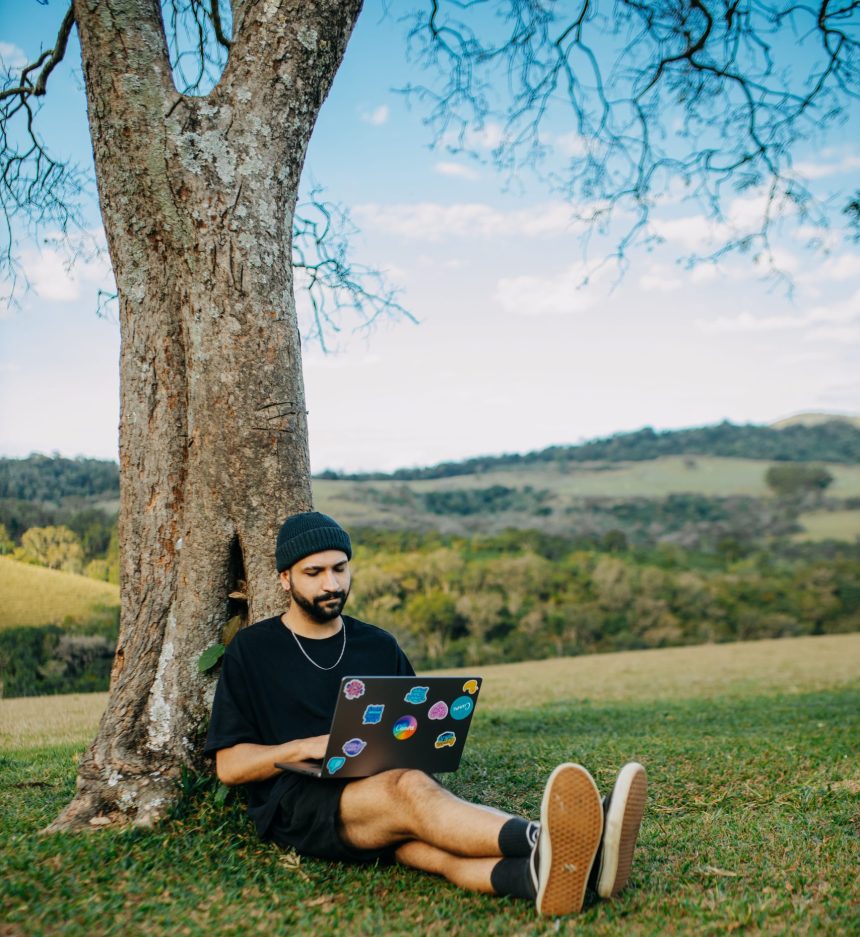 The End of the Traditional Freelancer: How AI Redefined “Self-Employment” in 2026