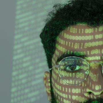 واحد من كل ثلاثة شباب يستخدم الذكاء الاصطناعي للدعم النفسي ولا يخبر أحداً