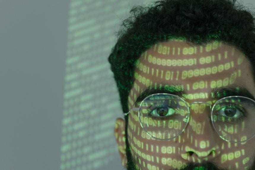 واحد من كل ثلاثة شباب يستخدم الذكاء الاصطناعي للدعم النفسي ولا يخبر أحداً